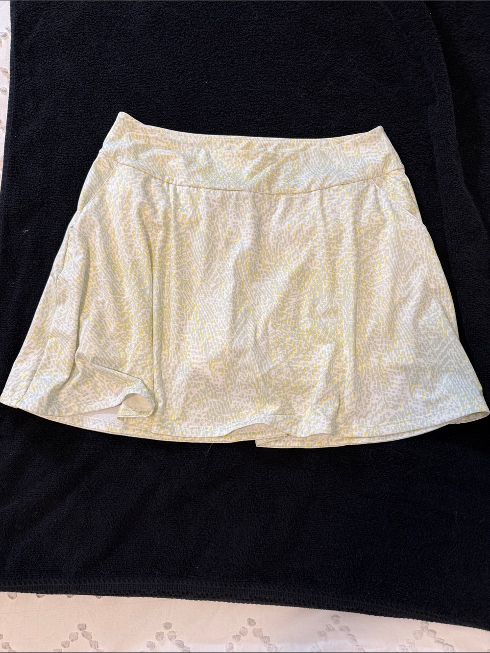 adidas Light Yellow Patterned Mini Skirt skort built in shorties nwt medium